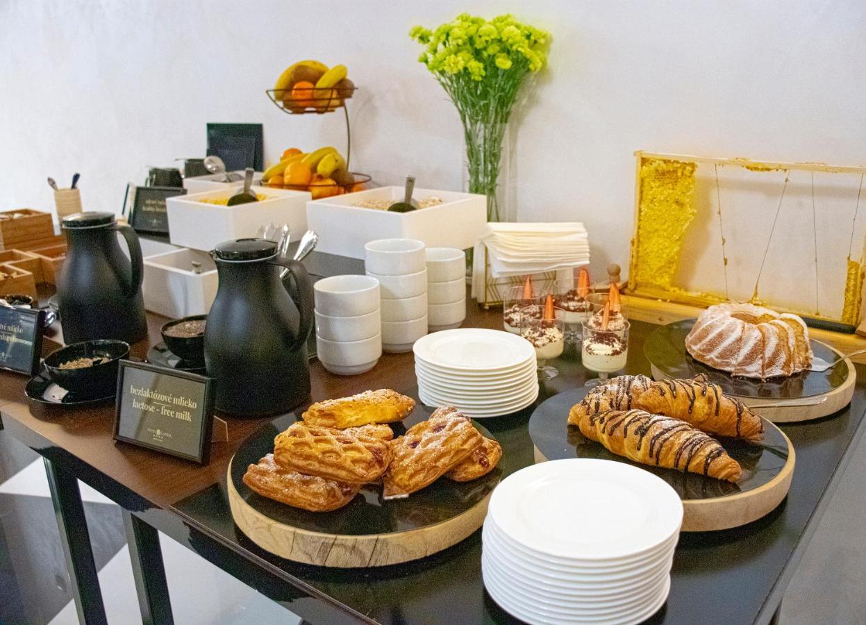 Hotel Capital With Private Wellness Nitra Bagian luar foto