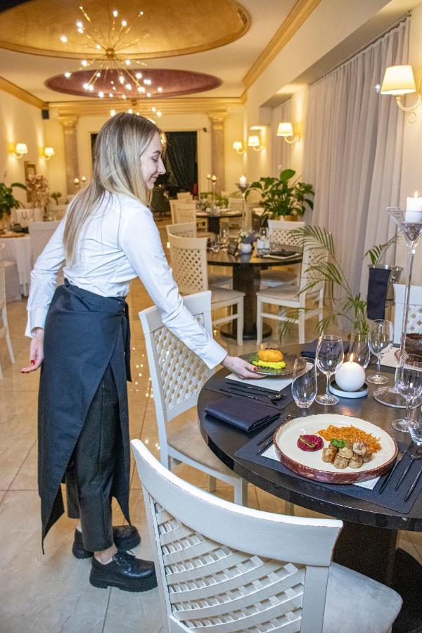 Hotel Capital With Private Wellness Nitra Bagian luar foto