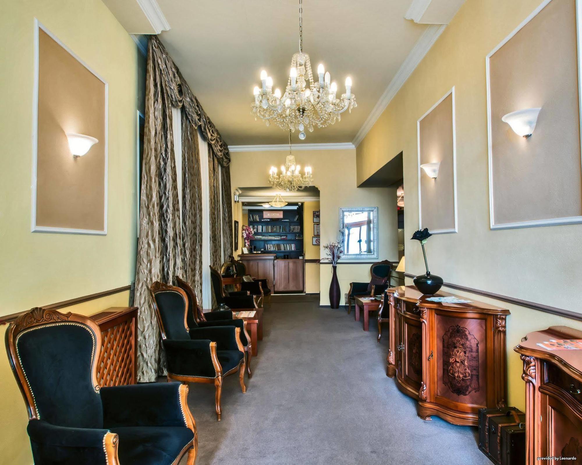 Hotel Capital With Private Wellness Nitra Bagian luar foto