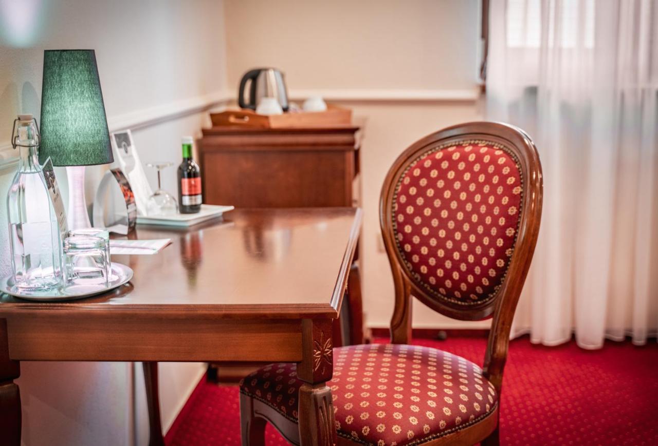 Hotel Capital With Private Wellness Nitra Bagian luar foto