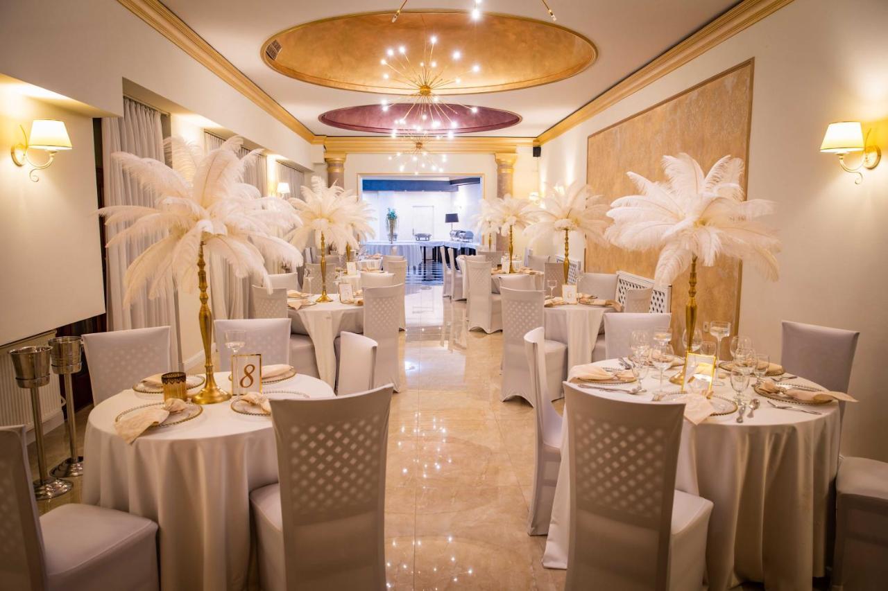 Hotel Capital With Private Wellness Nitra Bagian luar foto