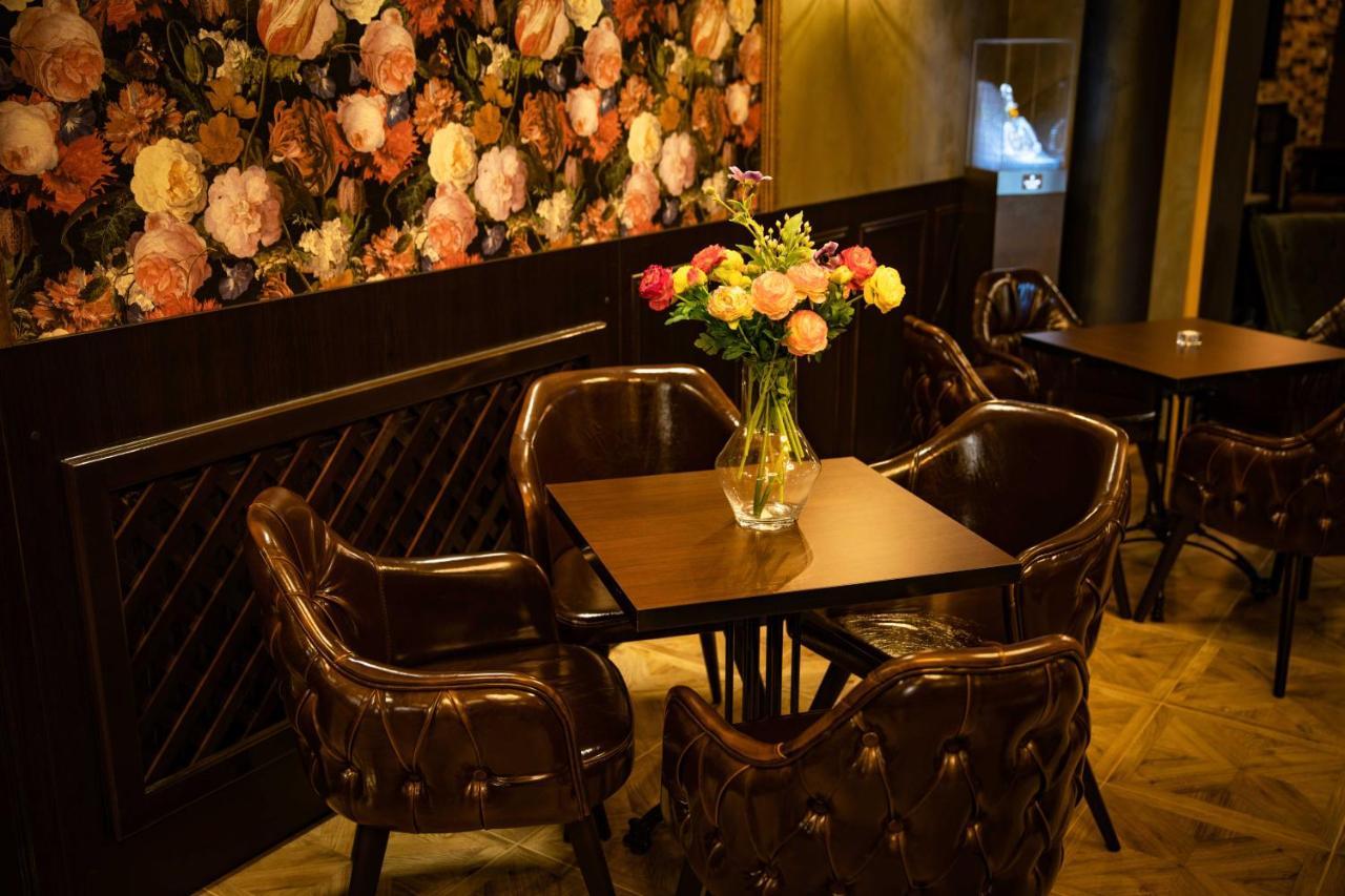 Hotel Capital With Private Wellness Nitra Bagian luar foto