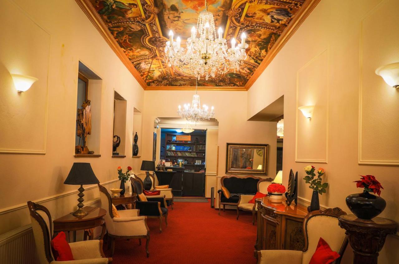 Hotel Capital With Private Wellness Nitra Bagian luar foto